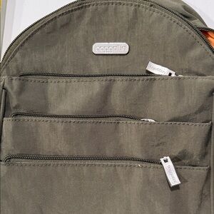 Baggallini Crossbody bag in a beautiful green.